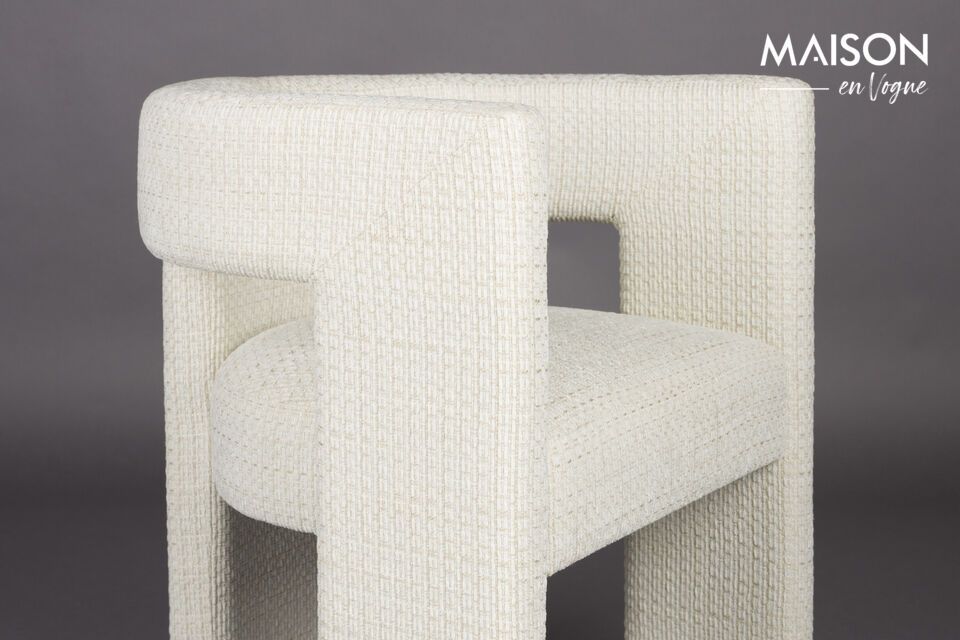 Mit seinen großzügigen Maßen von 62 x 55 x 72 cm passt dieses Möbelstück sowohl unter einen