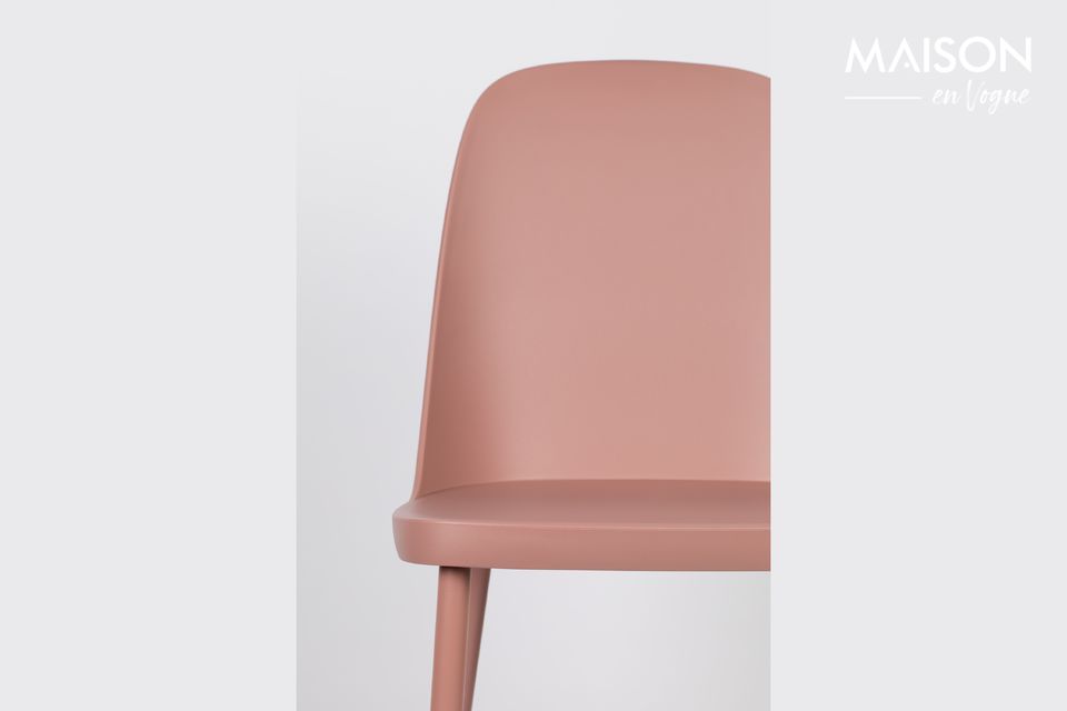 Als Möbel und Dekorationsobjekt verbindet der Stuhl Pip in rosa hochwertige Verarbeitung mit