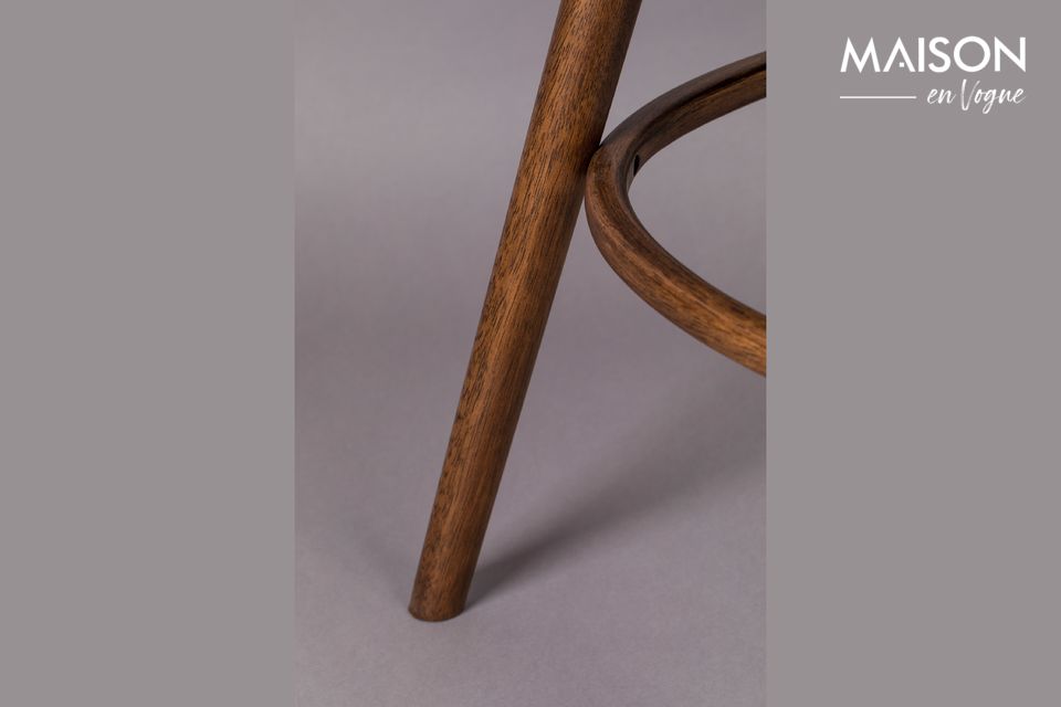 Kombination von Materialien für einen harmonischen Stuhl
