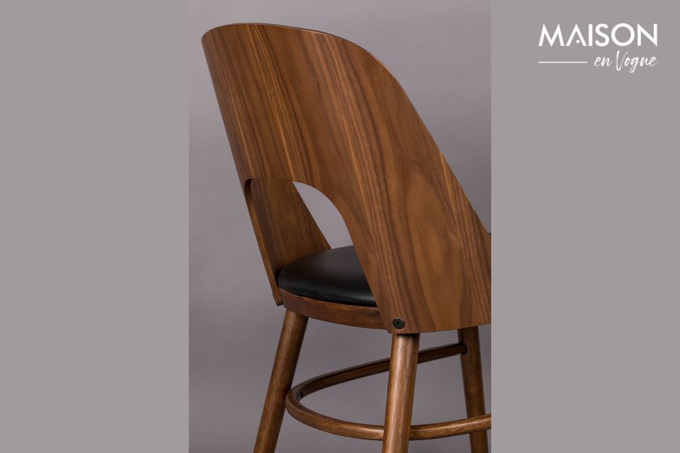 Dieser hübsche Stuhl kombiniert Holz und PU-Leder auf eine sehr gelungene Weise