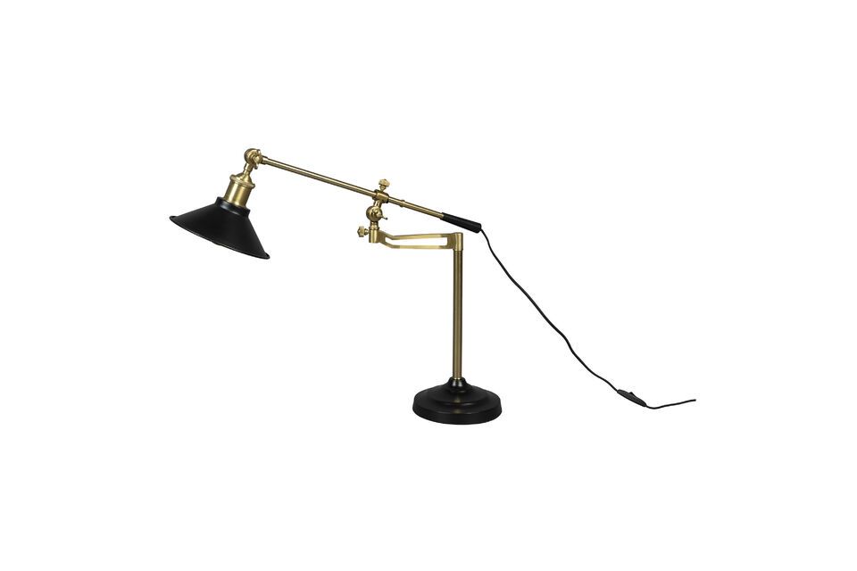 Entdecken Sie die Eleganz und Raffinesse der Tischlampe Penelope