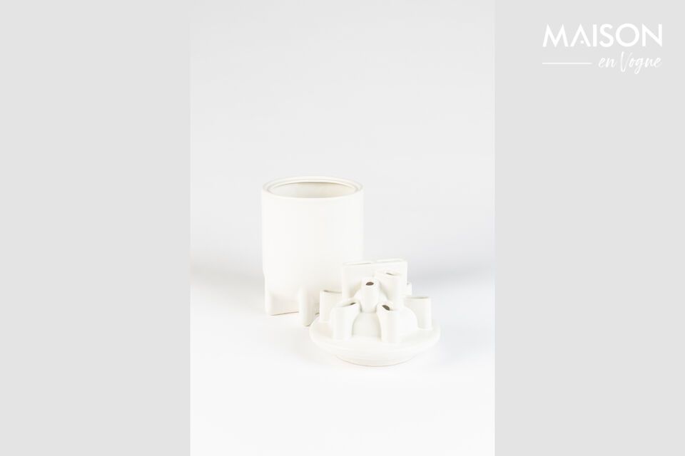 Verwandeln Sie Ihren Raum mit Eleganz und Geschichte mit unserer Vase Bassin.