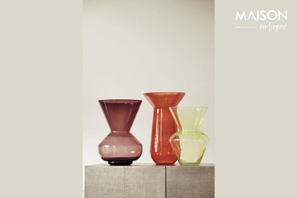 kleine Vase aus violettem Glas, zeitgenössisch und originell